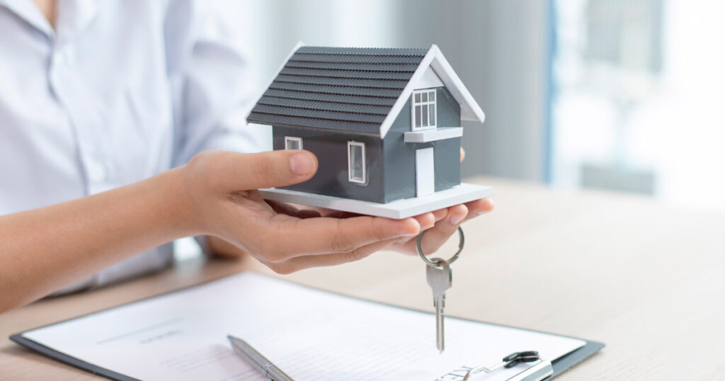 Symbolische overhandiging van sleutels of ondertekening van openbare akten.